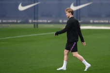 Barcelona Belum Beri...