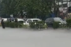 Bak Negeri di Atas Awan,...