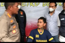 Terbakar Cemburu, Pria...