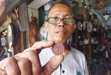 Kisah Penjual Koin Kuno...