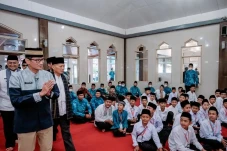 Kunjungi Sumbar, Sandiaga...