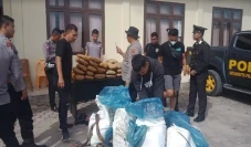 Ganja 100 Kg Tak Bertuan...