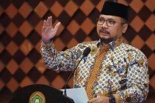 Menag Yaqut Ngetwit...