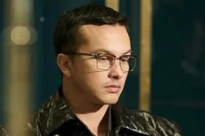 Nicholas Saputra Akan...