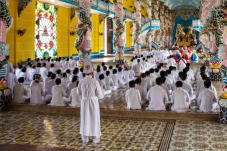 Agama Warga Negara Vietnam...