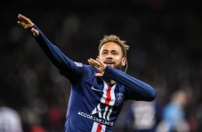 Chelsea Berminat Selamatkan...