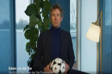 4 Pemain Sepak Bola...