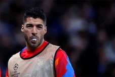 Luis Suarez Tolak Tawaran...