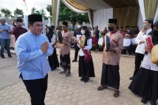 Resmikan Masjid At-Thohir...