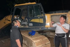 Gerebek Lokasi Tambang...