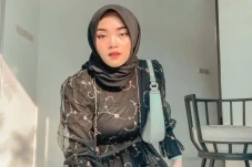 Putri Delina Ngakak...