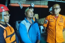 Kapal Mati Mesin di...