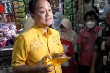 Cek Harga Minyak Goreng...