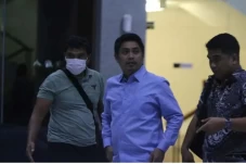 KPK Tak Hadir, Sidang...