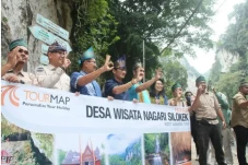 Keren! 10 Desa Wisata...