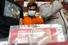 Jual Istri untuk Layanan...