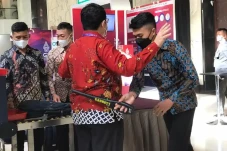 Gubernur Bank Sentral...