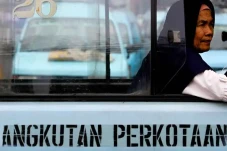 Pemisahan Angkot Penumpang...