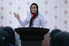 Bupati Winarti Beri...