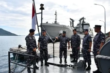 Pangkoarmada RI Periksa...