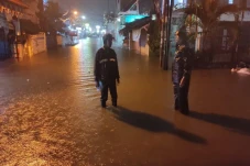 Akibat Hujan Deras,...