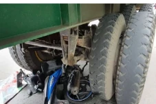 Lawan Arah, Pemotor...