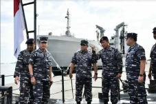 Cek Kesiapan KRI, Pangkoarmada...