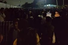 Viral Warga Pencari...