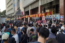 Lautan Manusia Banjiri...