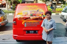 Profil Lanny Siswadi,...