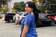 Dukung Istri Putra Siregar...
