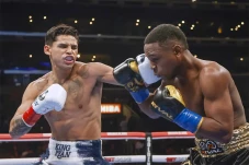 Ryan Garcia Robohkan...