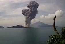 Tanpa Suara Dentuman,...