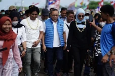 Zulhas Kunjungi Cirebon,...