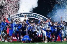 Piala Presiden Tiba...