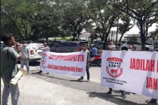 Gelar Unjuk Rasa, Pemuda...