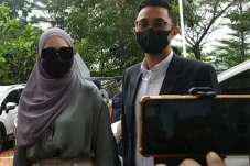 Jalani Sidang Cerai,...