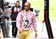 Lewis Hamilton di Ambang...