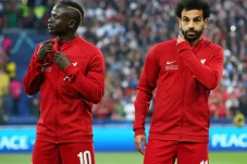 Mohamed Salah vs Sadio...
