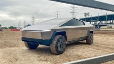 Pemesan Tesla Cybertruck...