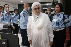 Bebas Bersyarat, Habib...