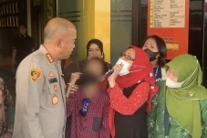Anak Dirantai di Bekasi...