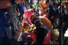 3 Pekerja Bangunan Tertimbun...