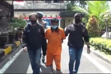 Gebrak Mobil hingga...
