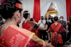 Kunjungi Samosir, Sandiaga...