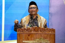 Salat Jumat, Mahfud...