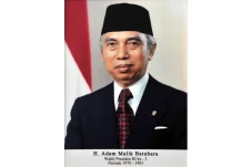 Sederet Jabatan Adam...