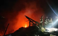 Rumah dan Bengkel di...