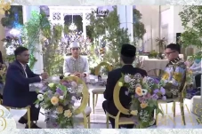 Bintang Emon Resmi Nikahi...