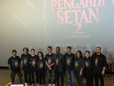 Gunakan Teknologi IMAX,...